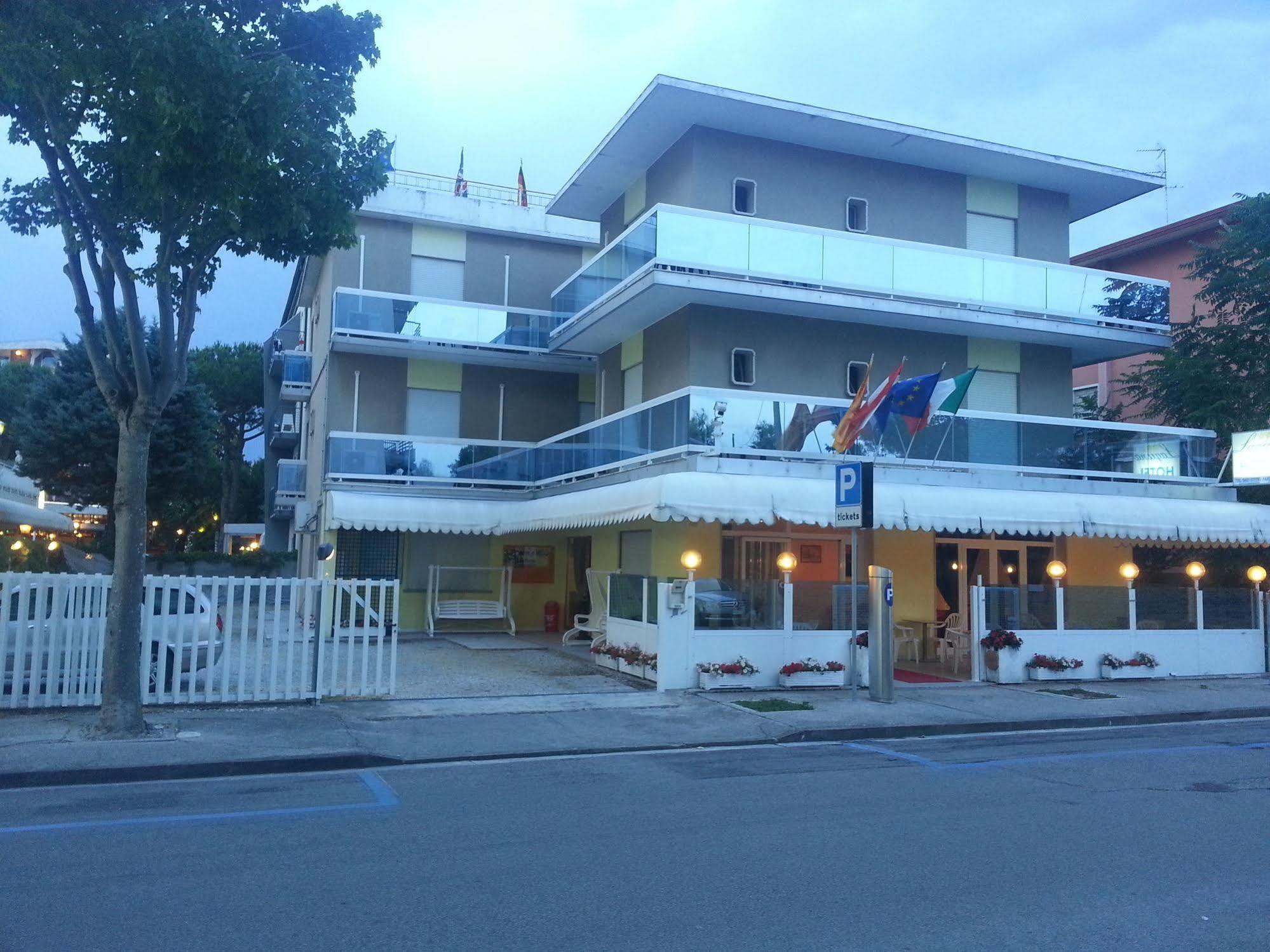 Hotel Laguna Lido di Jesolo Exterior foto